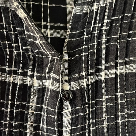 St. John’s Bay black and white striped, lightweight flannel blouse. Size Large. - Picture 3 of 8